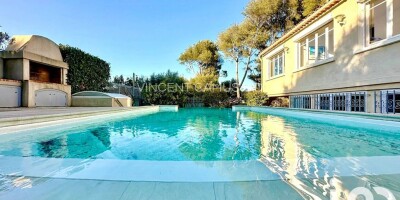 4 bedroom  Villa for sale in Sanary-sur-Mer, French Riviera