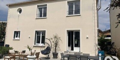 4 bedroom  Villa for sale in Chatou, Île-de-France