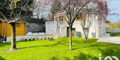 5 bedroom  Villa for sale in Bry-sur-Marne, France