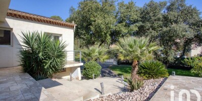 Villa for sale in Saint-Raphaël, French Riviera