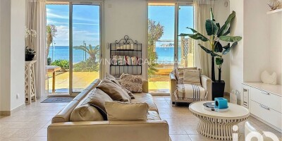 5 room  Flat for sale in Sanary-sur-Mer, French Riviera