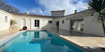 9 room  House for sale in Saint-Médard-en-Jalles, Nouvelle-Aquitaine