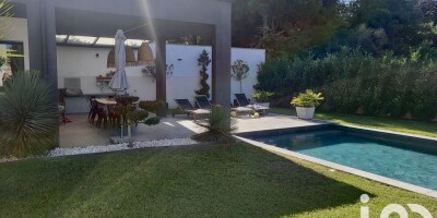 5 room  Villa for sale in Lauris, France