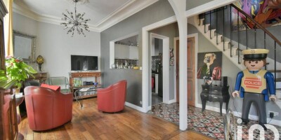 Villa for sale in Colombes, France