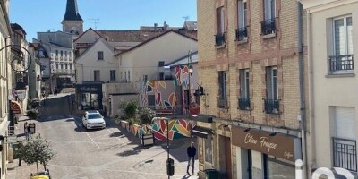 6 room  Flat for sale in Châtillon, France