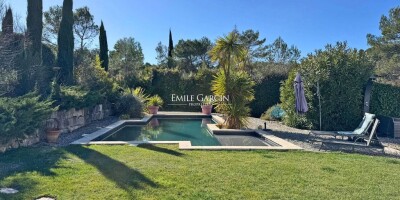 9 room  House for sale in Aix-en-Provence, France