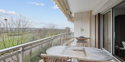 5 room  Flat for sale in Saint-Cloud, Île-de-France