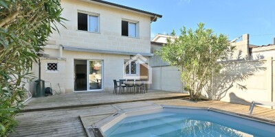 5 room  House for sale in Bordeaux, France