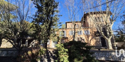 10 room  Villa for sale in Bouc-Bel-Air, France