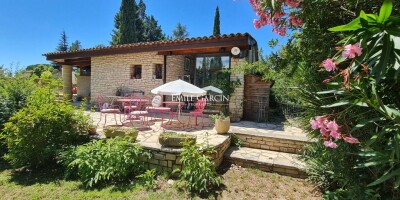 9 room  House for sale in Manosque, French Riviera