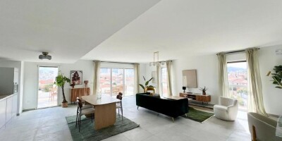 4 room  Flat for sale in Marseille, French Riviera