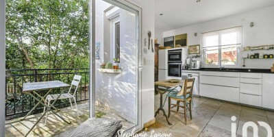 3 bedroom  Villa for sale in Saint-Maur-des-Fossés, France