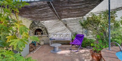 4 bedroom  Detached House for sale in Arles, France