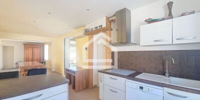 10 room  House for sale in Mérignac, France