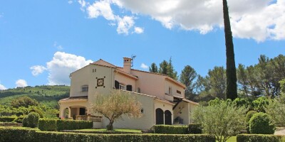 7 room  House for sale in Aix-en-Provence, France