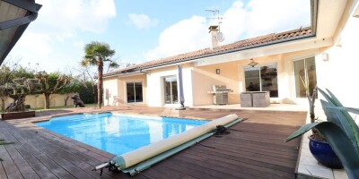 7 room  House for sale in Libourne, France