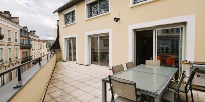 6 room  Apartment for sale in Pau, France