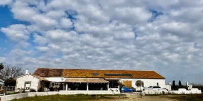 7 room  House for sale in Arles, French Riviera