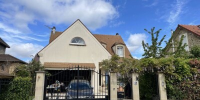 7 room  House for sale in Taverny, France