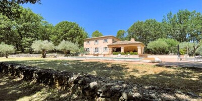 5 room  House for sale in Aix-en-Provence, France