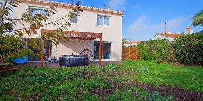 5 room  House for sale in Les Sables-d'Olonne, France