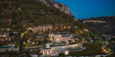 18 room  Villa for sale in Èze, France