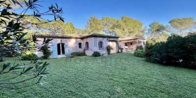 9 room  Villa for sale in Mougins, France