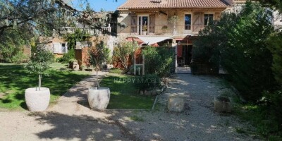 2 bedroom  House for sale in Arles, France