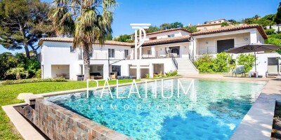 14 room  House for sale in Sainte-Maxime, France