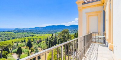 6 room  Apartment for sale in Saint-Tropez, France