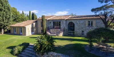 10 room  Villa for sale in Mougins, France