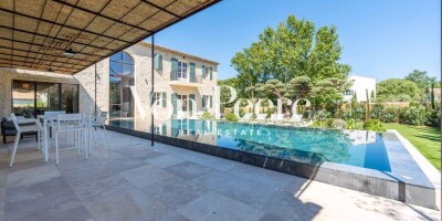 9 room  House for sale in Saint-Rémy-de-Provence, French Riviera