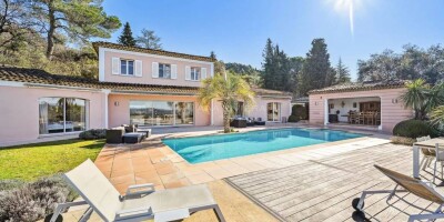 12 room  Villa for sale in Mouans-Sartoux, France