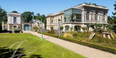 30 room  House for sale in Le Vésinet, France