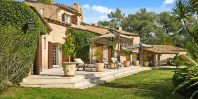 18 room  Villa for sale in Grasse, French Riviera