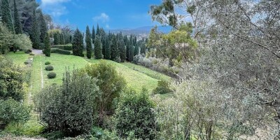 21 room  Farmhouse for sale in Grasse, French Riviera