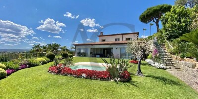 6 room  Villa for sale in Villeneuve-Loubet, France