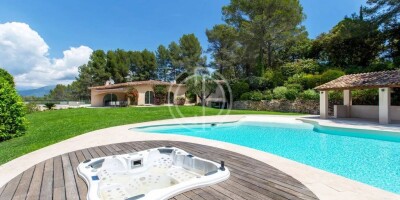 13 room  Villa for sale in Mougins, French Riviera