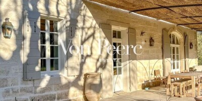 6 bedroom  House for sale in Saint-Rémy-de-Provence, France
