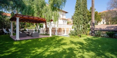 12 room  Villa for sale in Cannes, France