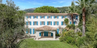 9 room  House for sale in Grasse, France