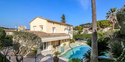 7 room  Villa for sale in Mougins, France