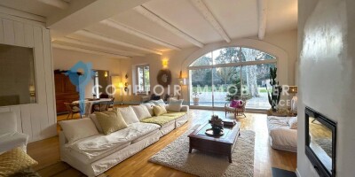9 room  House for sale in Saint-Rémy-de-Provence, French Riviera