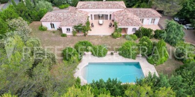 8 room  Villa for sale in Mougins, France