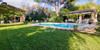7 room  House for sale in Mougins, French Riviera