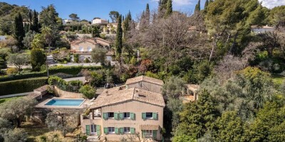 8 room  Villa for sale in Mougins, French Riviera
