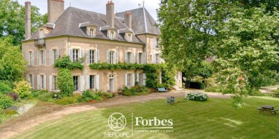 Palace for sale Nevers, Bourgogne-Franche-Comté