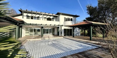 5 bedroom  House for sale in Saint-Jean-de-Luz, France