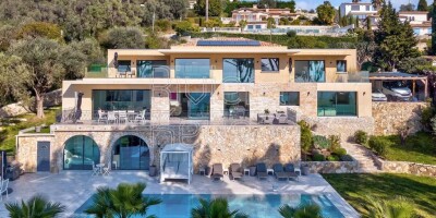 8 room  House for sale in Mougins, France