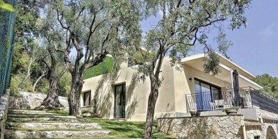 8 room  Villa for sale in Mougins, French Riviera